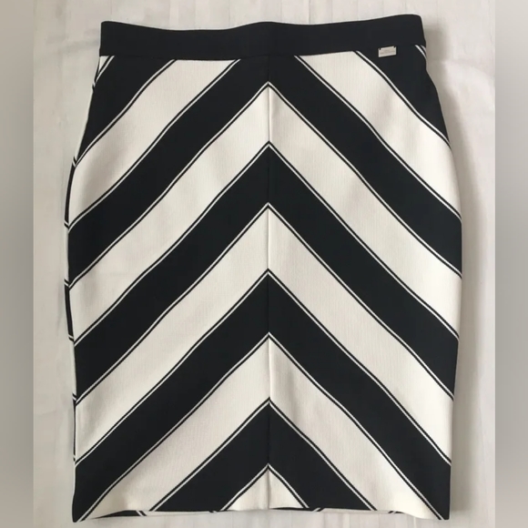 STAR by Julien Macdonald Dresses & Skirts - BNWT Julien Macdonald Star Stripe Black & White Skirt size 14